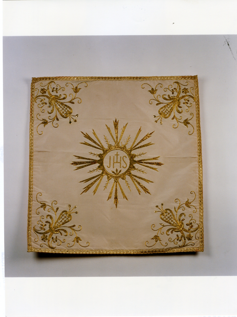 velo di calice, elemento d'insieme - manifattura napoletana (seconda metà sec. XIX)