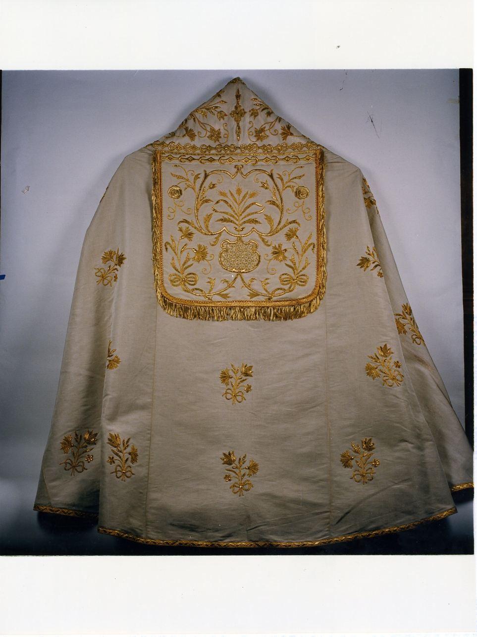 piviale, elemento d'insieme - manifattura napoletana (seconda metà sec. XIX)