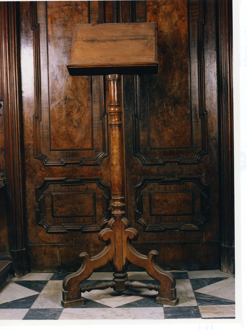 leggio a piede, serie - bottega napoletana (ultimo quarto sec. XIX)