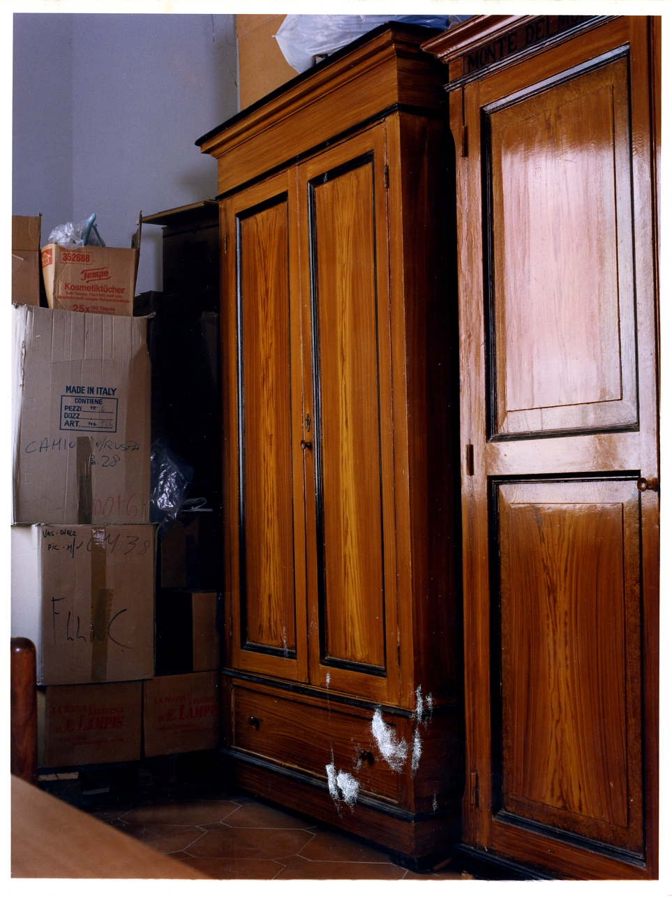 armadio - bottega napoletana (inizio sec. XX)