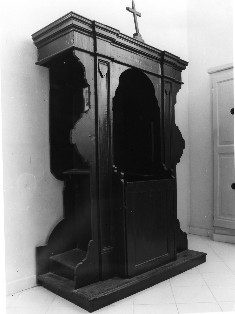 confessionale - bottega napoletana (prima metà sec. XX)