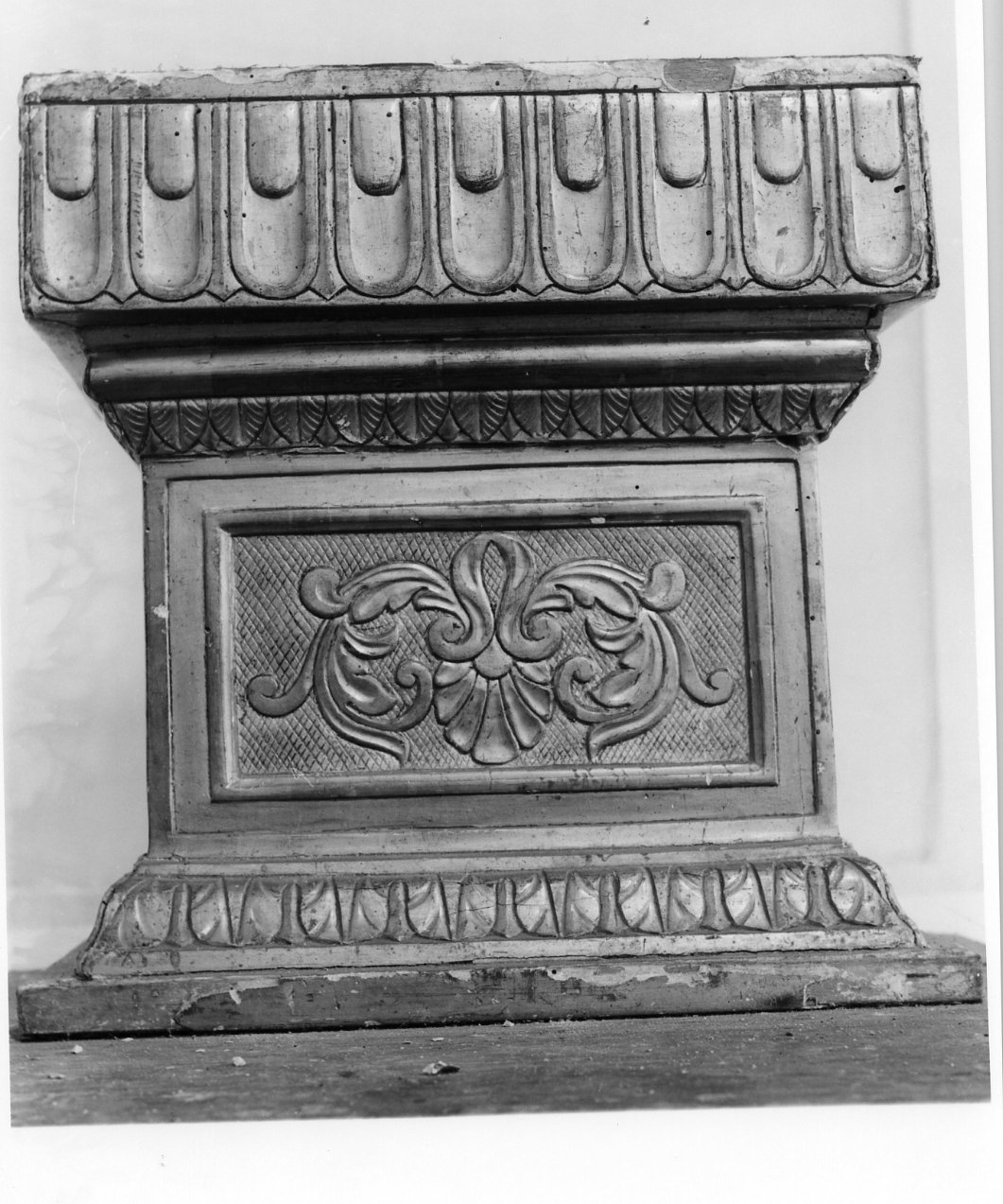 base - bottega napoletana (prima metà sec. XX)