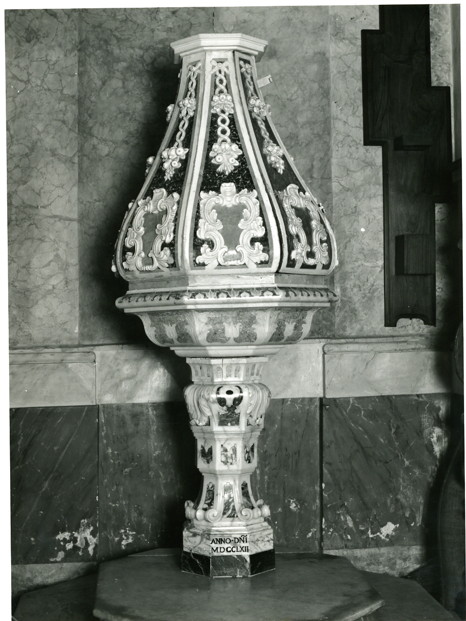 fonte battesimale - bottega napoletana (sec. XVIII)