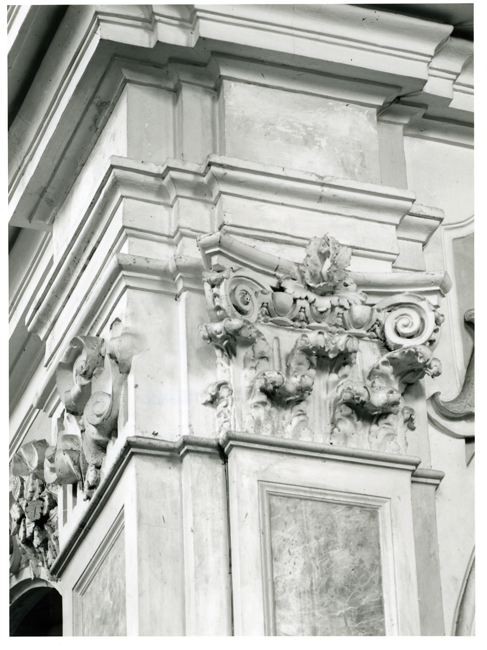 capitello di lesena - bottega campana (sec. XVIII)