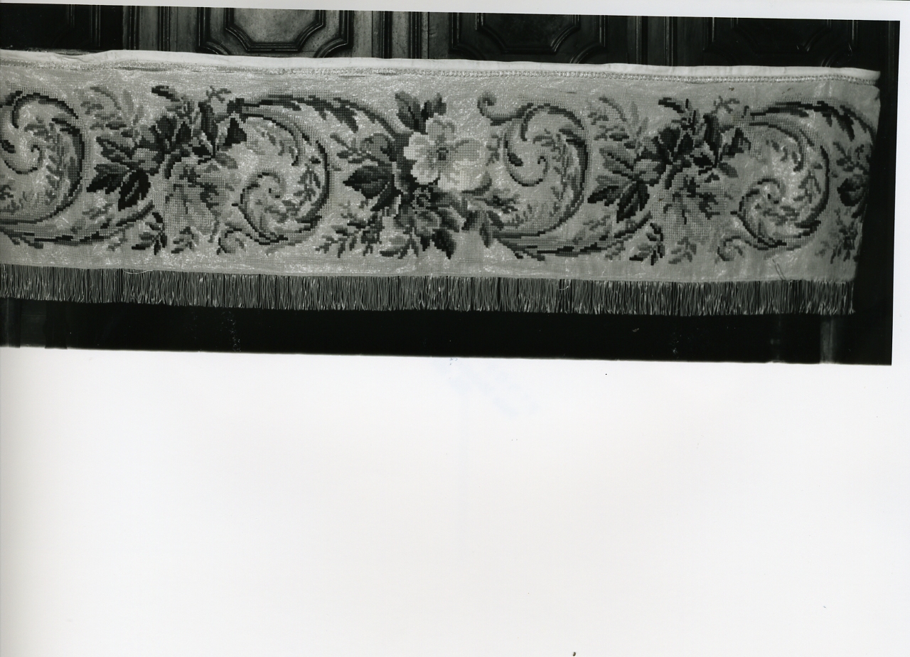 tovaglia d'altare - manifattura napoletana (prima metà sec. XX)