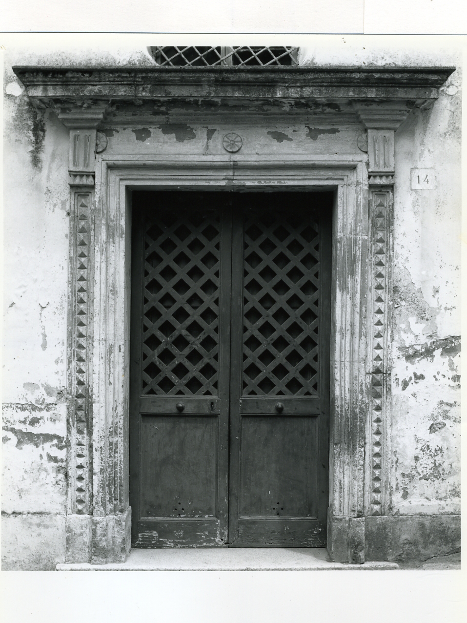 mostra di porta - bottega campana (fine/inizio secc. XVI/ XVII)