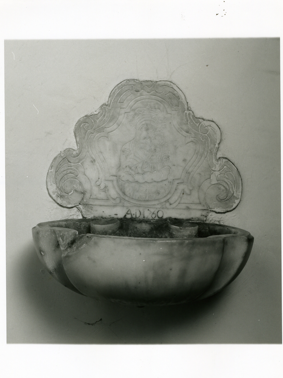 acquasantiera - a conchiglia - bottega campana (sec. XVIII)