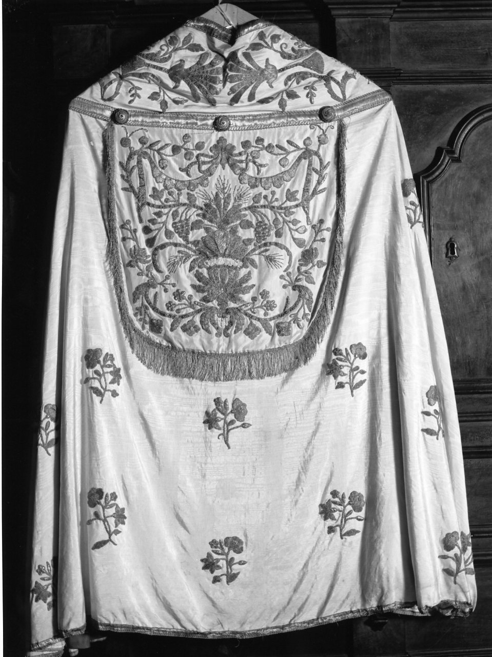 piviale - manifattura napoletana (ultimo quarto sec. XVIII)