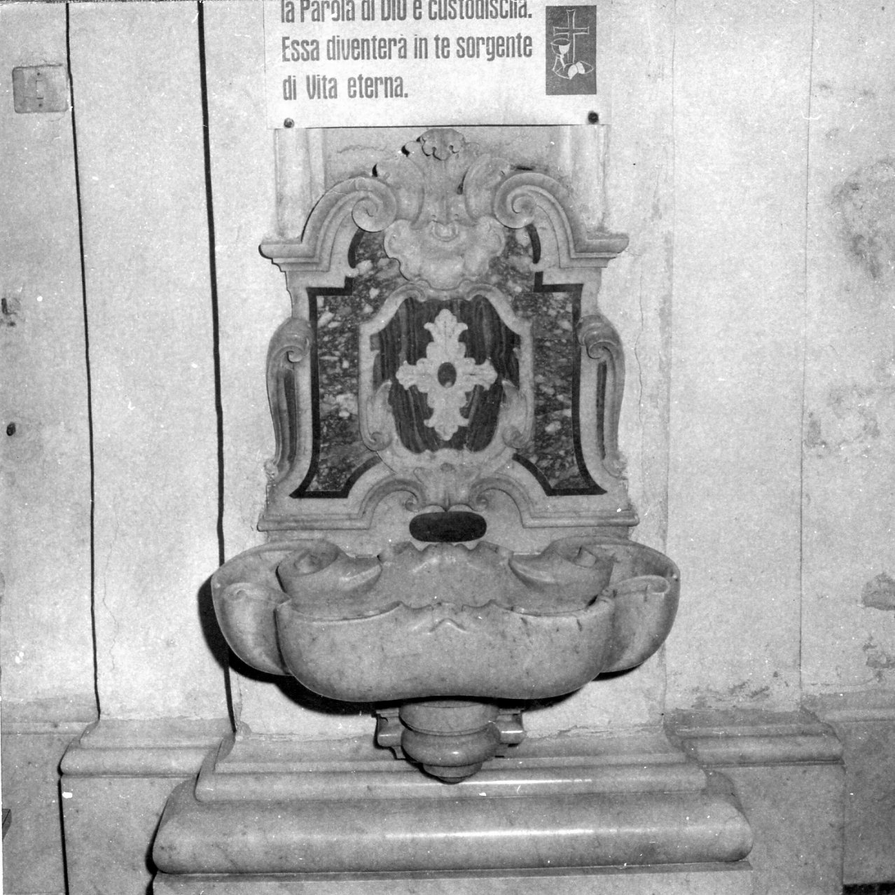 acquasantiera da parete, serie - bottega napoletana (metà sec. XVIII)