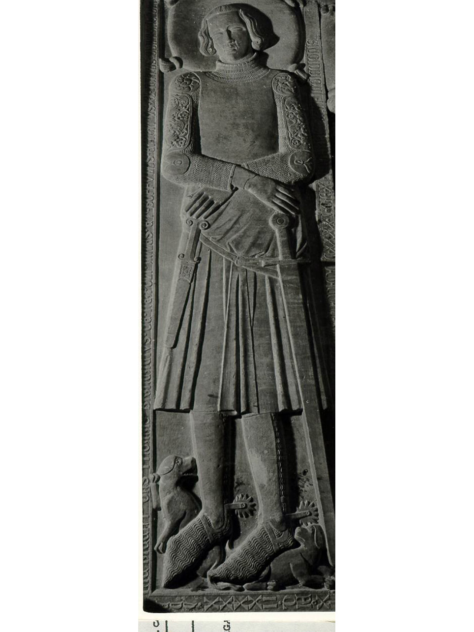 monumento funebre - bottega napoletana (sec. XIV)