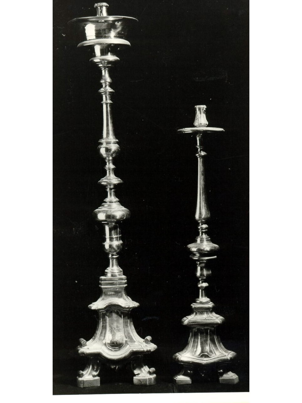 candeliere d'altare, serie - bottega napoletana (sec. XVIII)