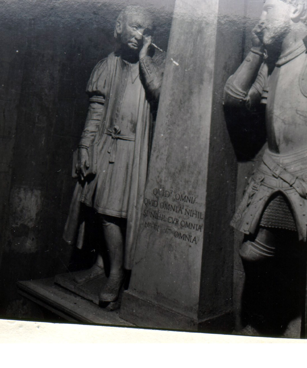 Leone Follerio (statua, elemento d'insieme) - bottega napoletana (sec. XVI)