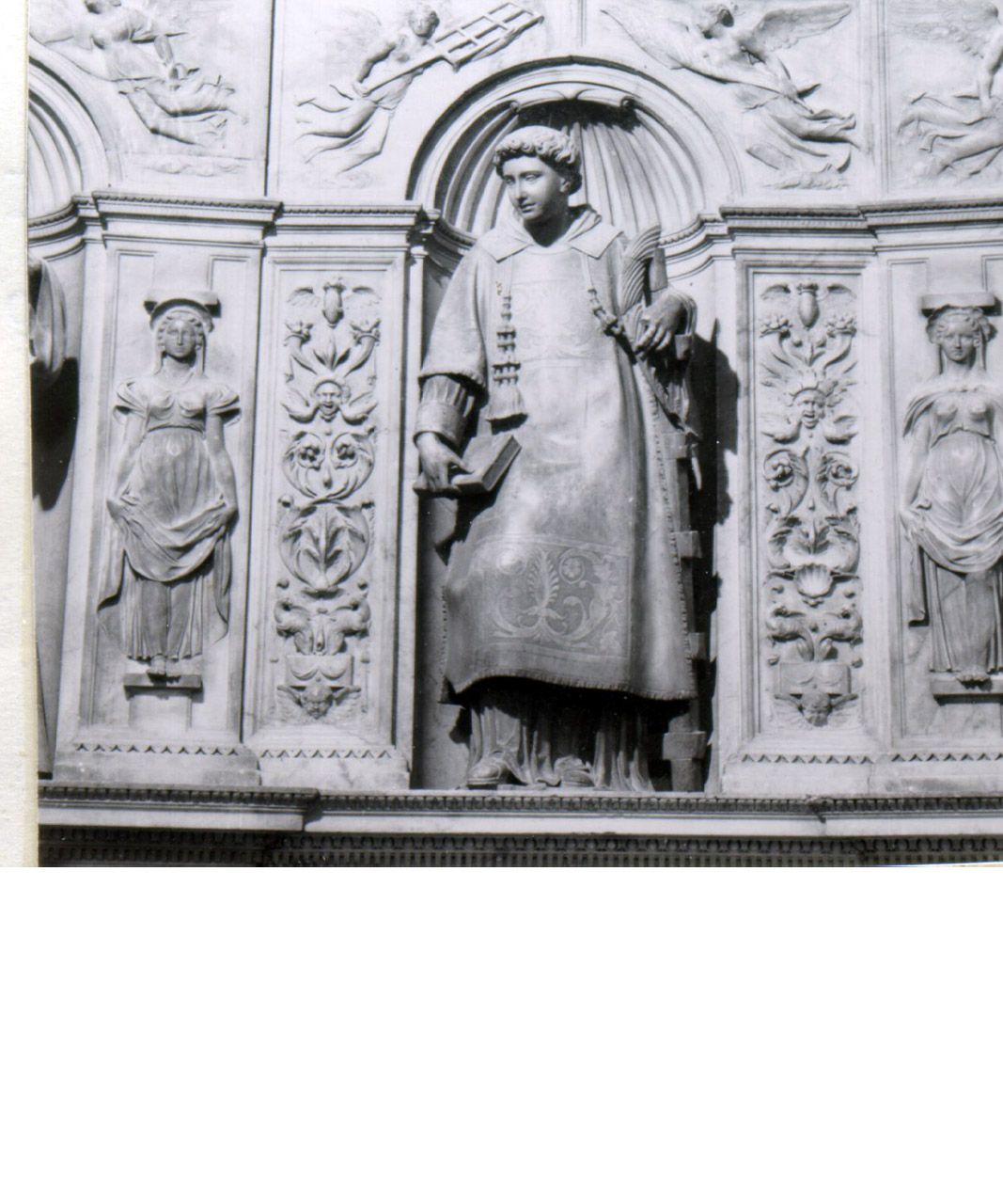 San Lorenzo (statua, elemento d'insieme) di Merliano Giovanni detto Giovanni da Nola (sec. XVI)
