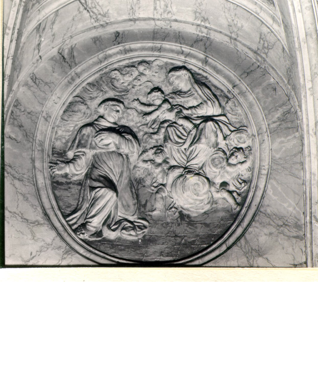 apparizione della Madonna con Bambino a Sant'Antonio da Padova (rilievo) - bottega napoletana (seconda metà sec. XVIII)