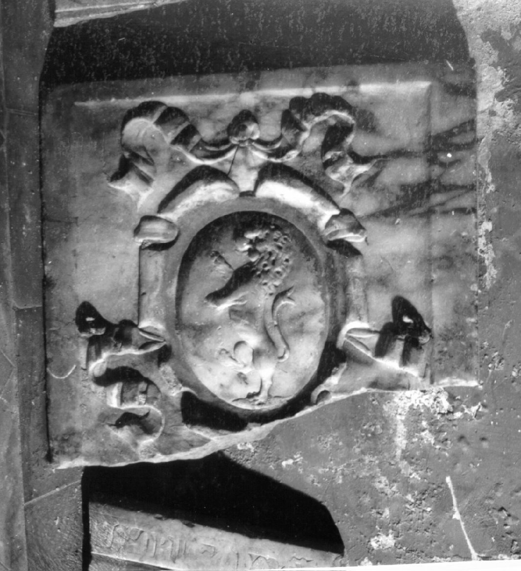 rilievo, frammento - bottega napoletana (prima metà sec. XVI)