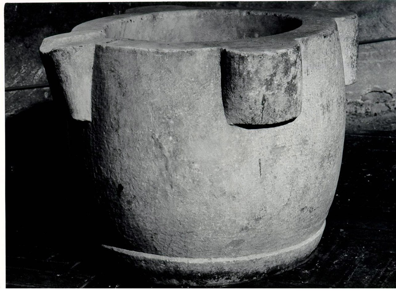 MORTAIO - BOTTEGA NAPOLETANA (PRIMO QUARTO sec. XVII)