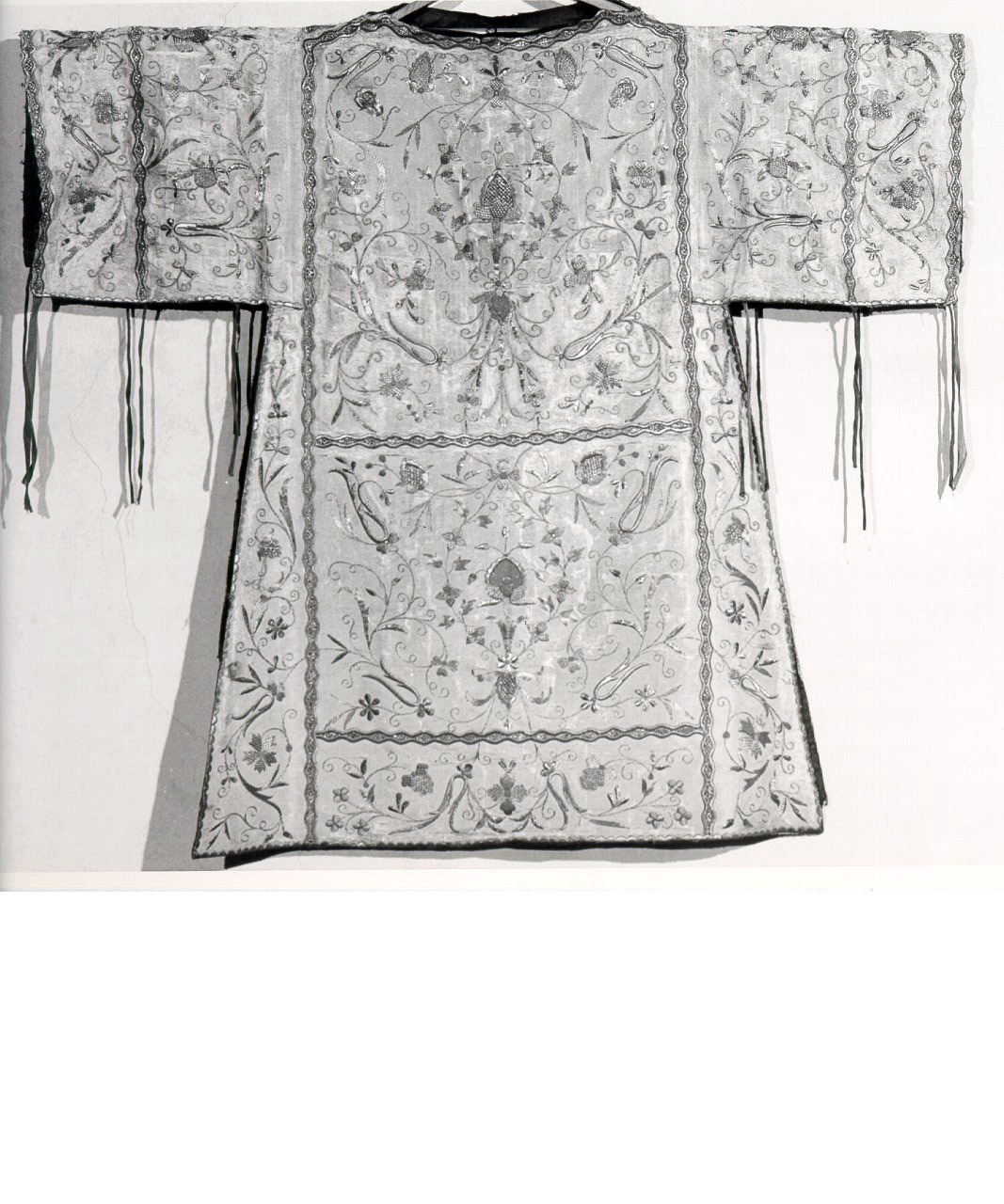 TONACELLA, ELEMENTO D'INSIEME - MANIFATTURA NAPOLETANA (Prima metà sec. XVIII)