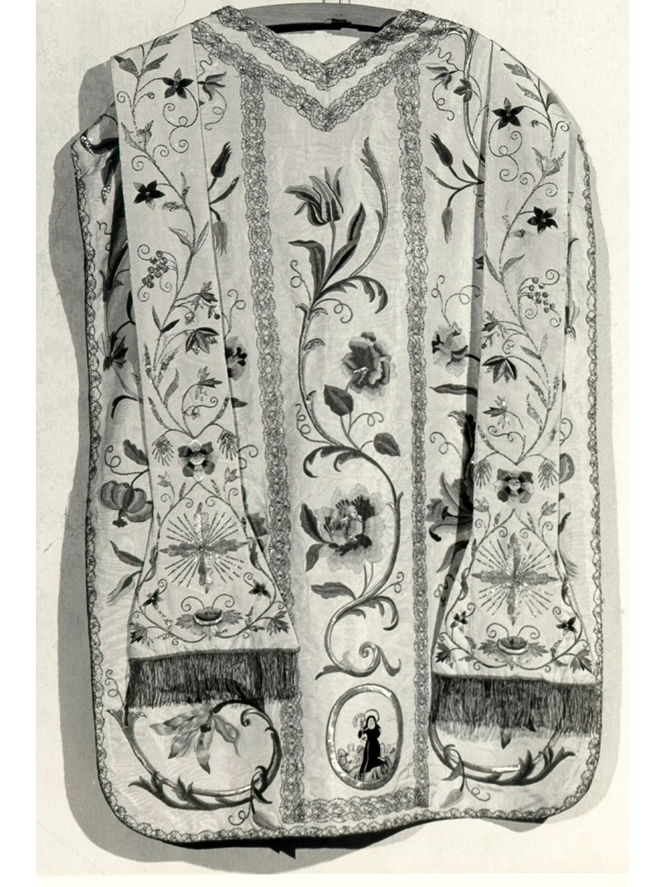 PARAMENTO LITURGICO, INSIEME - MANIFATTURA NAPOLETANA (Metà sec. XVIII)