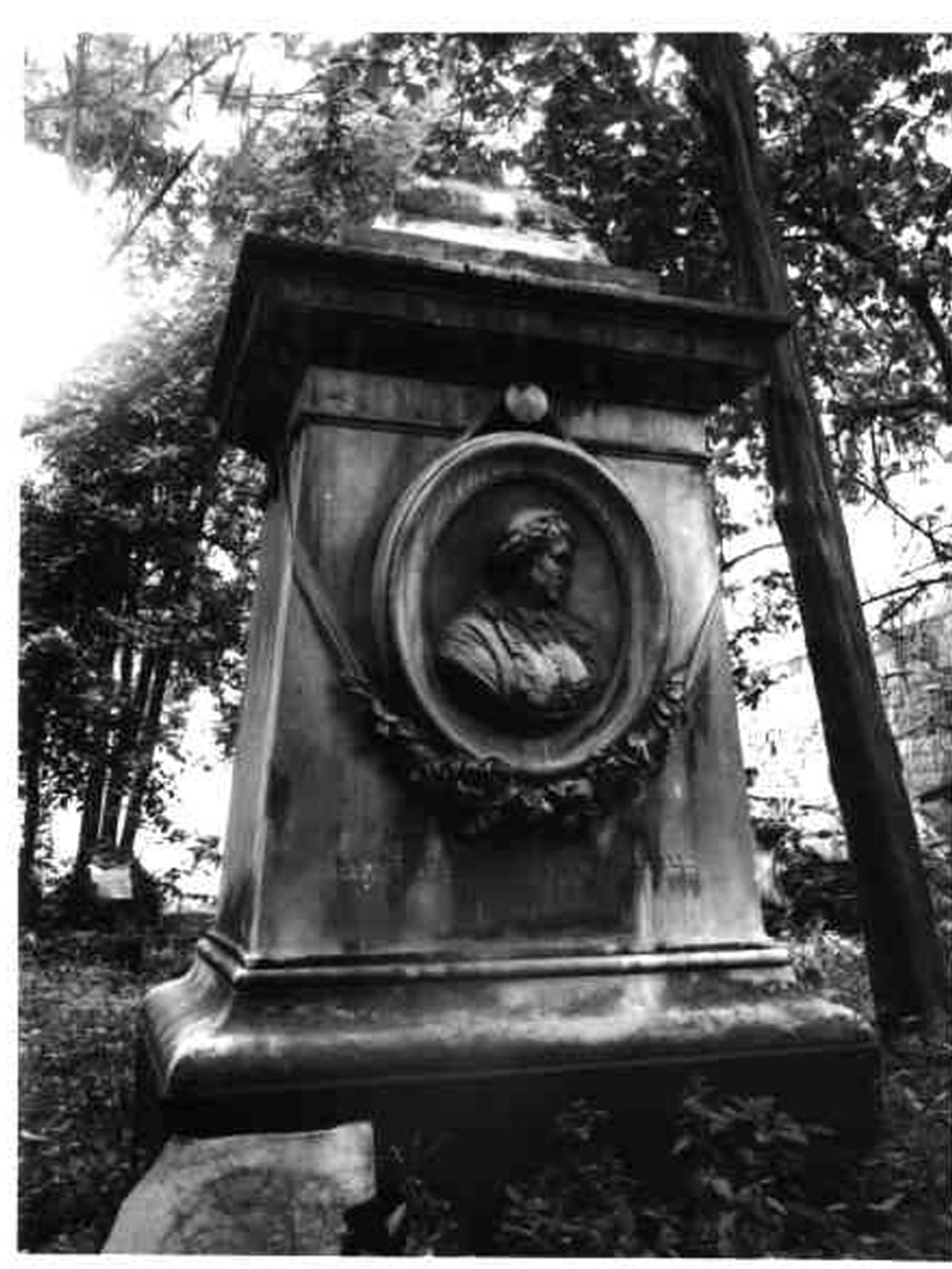 ritratto di Matilde Castaldi Mohr (rilievo, elemento d'insieme) - bottega napoletana (sec. XIX)