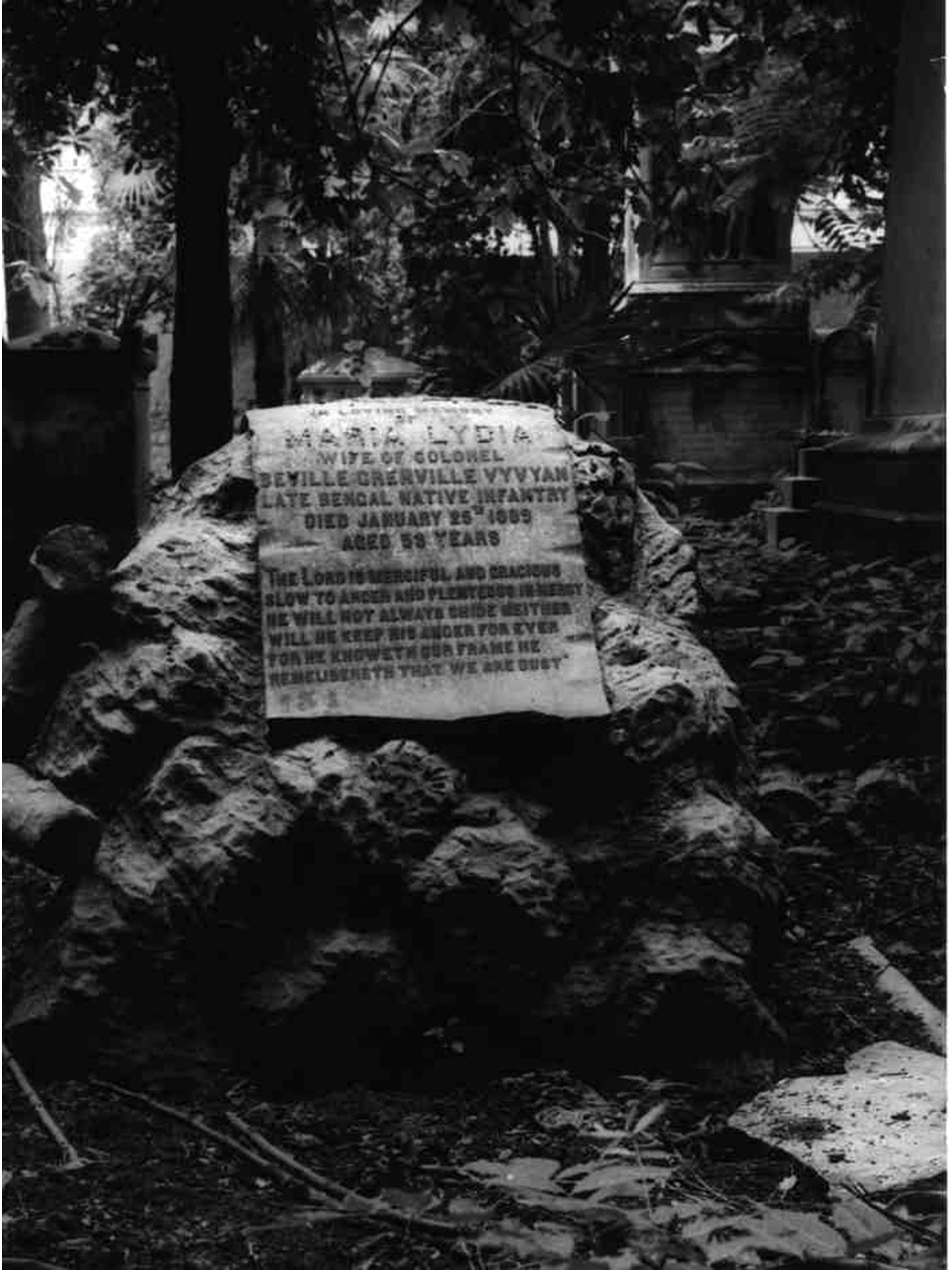 monumento funebre - bottega inglese (sec. XIX)