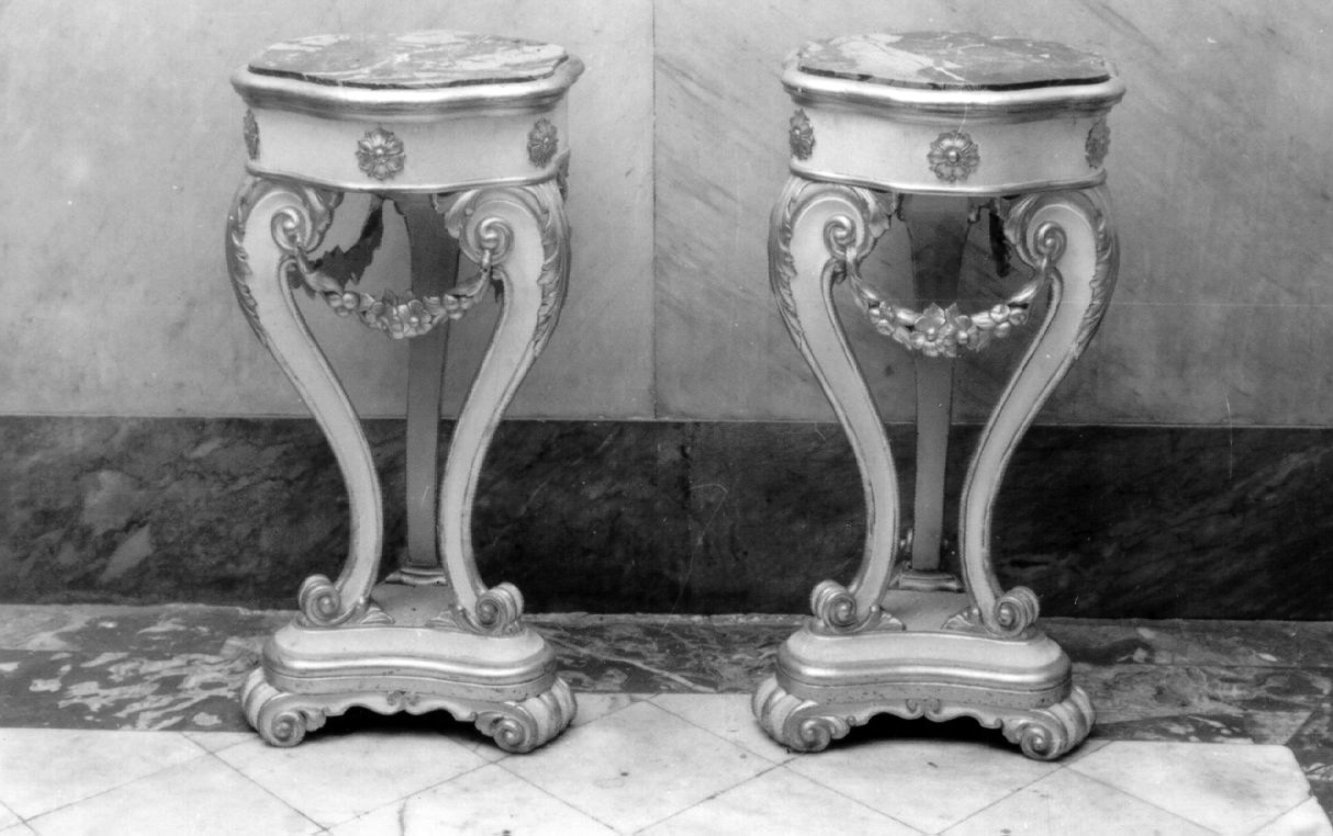 tavolino, serie - bottega napoletana (primo quarto sec. XIX)