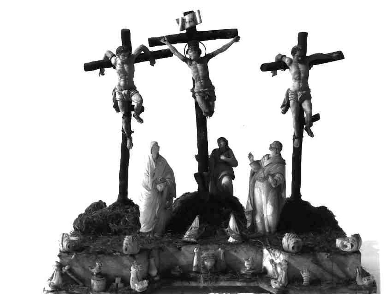 crocifissione di Cristo con la Madonna e santi (gruppo scultoreo) - bottega napoletana (prima metà sec. XVIII)