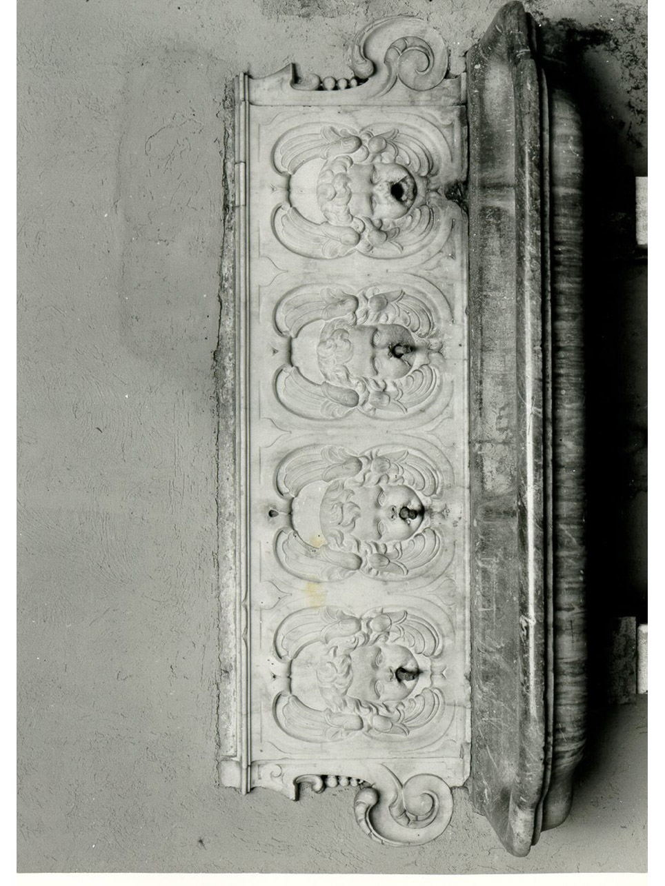 CHERUBINI BOCCA DI FONTANA (LAVABO) - BOTTEGA NAPOLETANA (Metà sec. XVII)