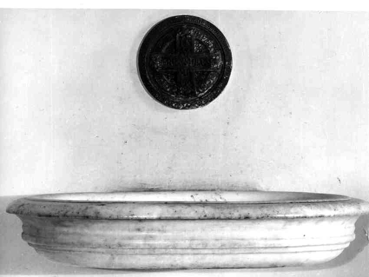 ACQUASANTIERA A MURO - ambito napoletano (FINE sec. XIX)