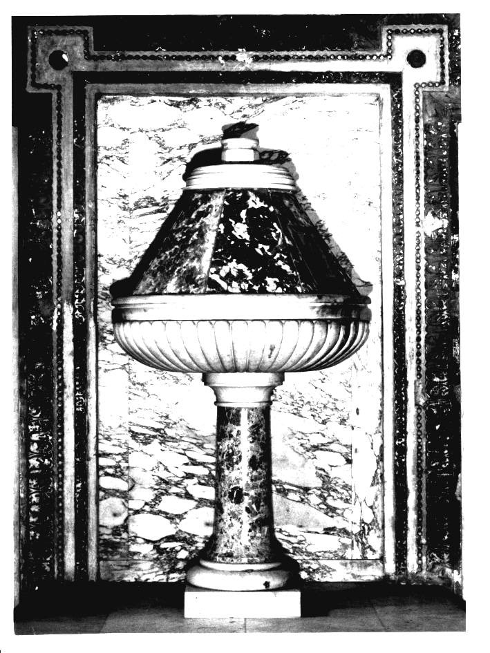 FONTE BATTESIMALE - A VASCA - BOTTEGA NAPOLETANA (Seconda metà sec. XIX)
