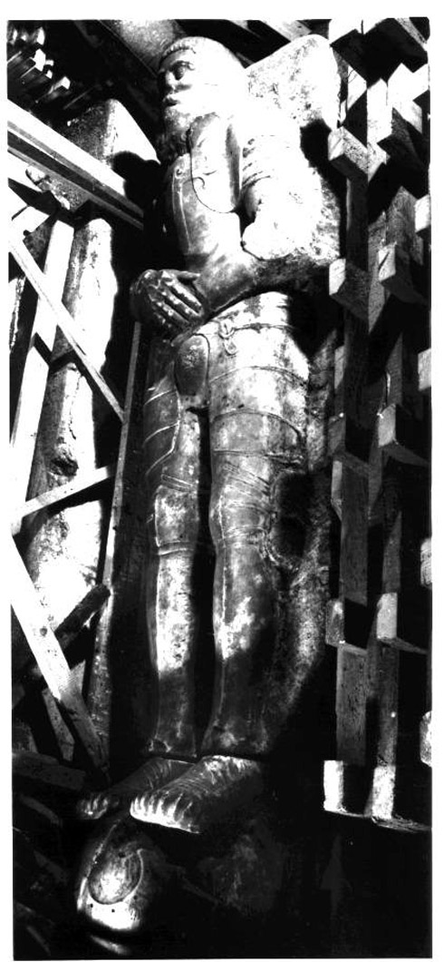 RITRATTO DEL DEFUNTO CON ARMATURA (LASTRA A RILIEVO) - AMBITO NAPOLETANO (Metà Sec. XVI)