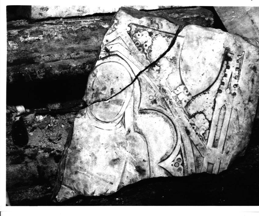 LAPIDE, FRAMMENTO - BOTTEGA NAPOLETANA (ULTIMO QUARTO Sec. XVI)