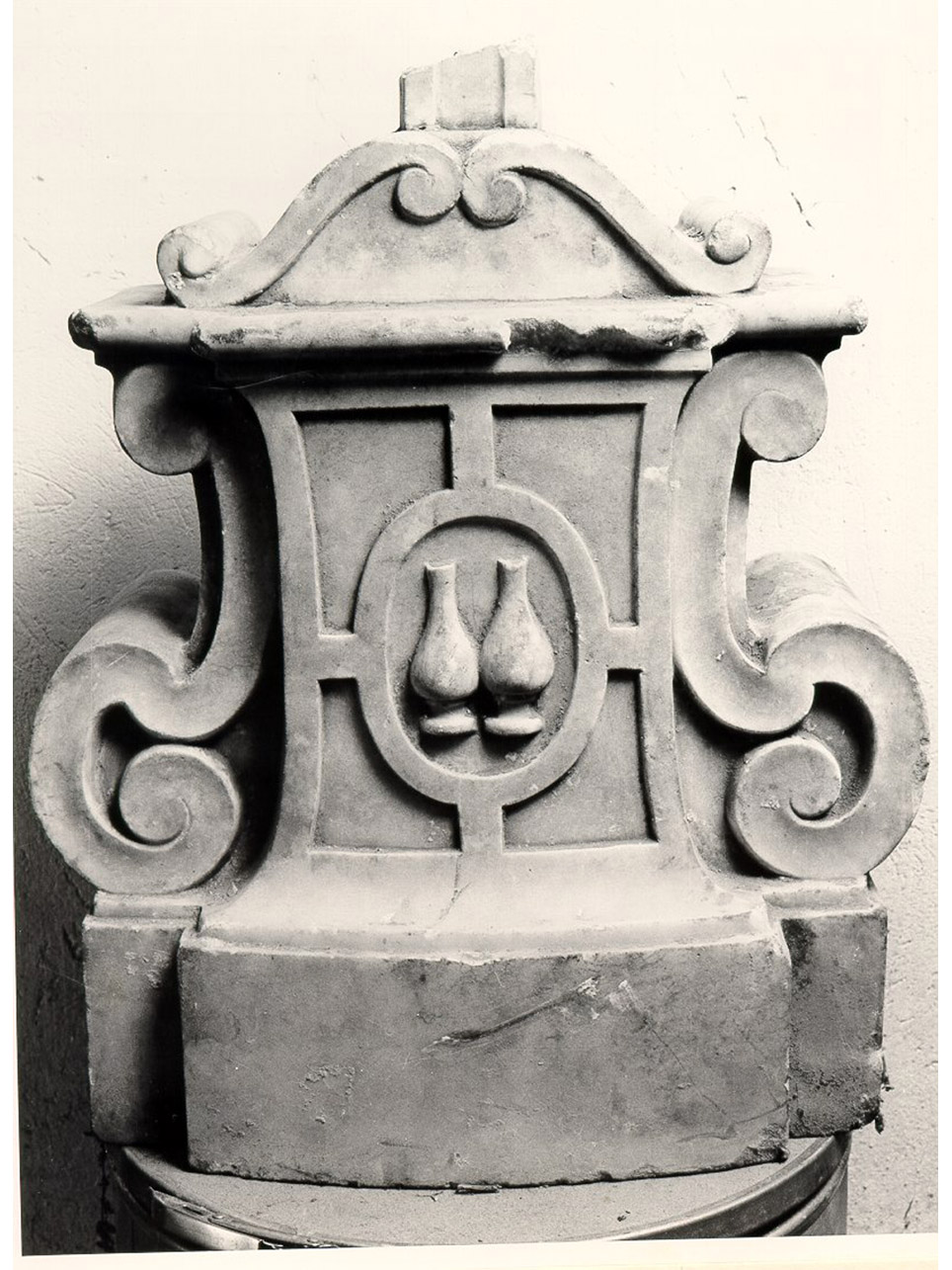 base, frammento - bottega napoletana (metà sec. XVI)