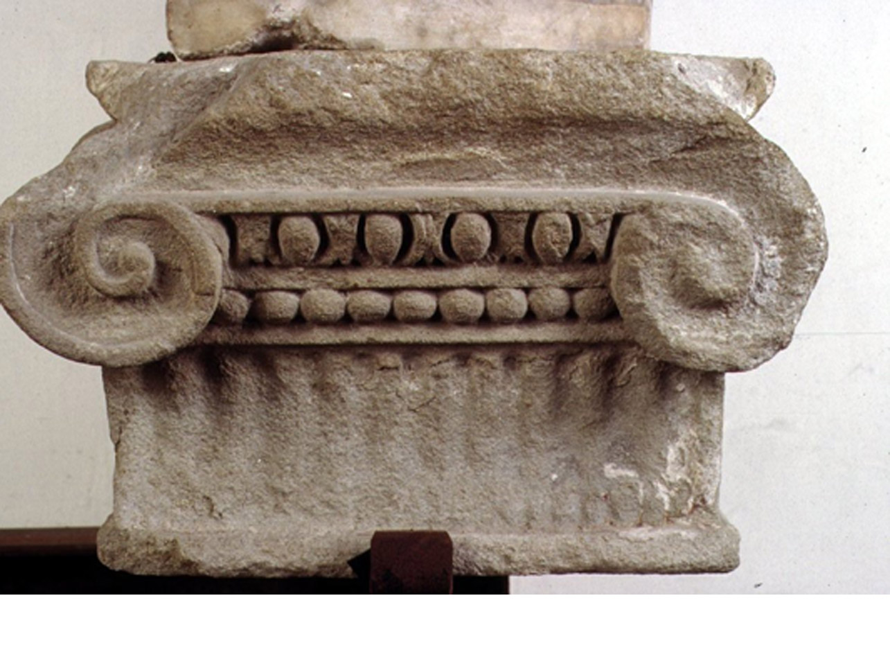 capitello, elemento d'insieme di Bertini Giovanni (maniera) (seconda metà sec. XIV)