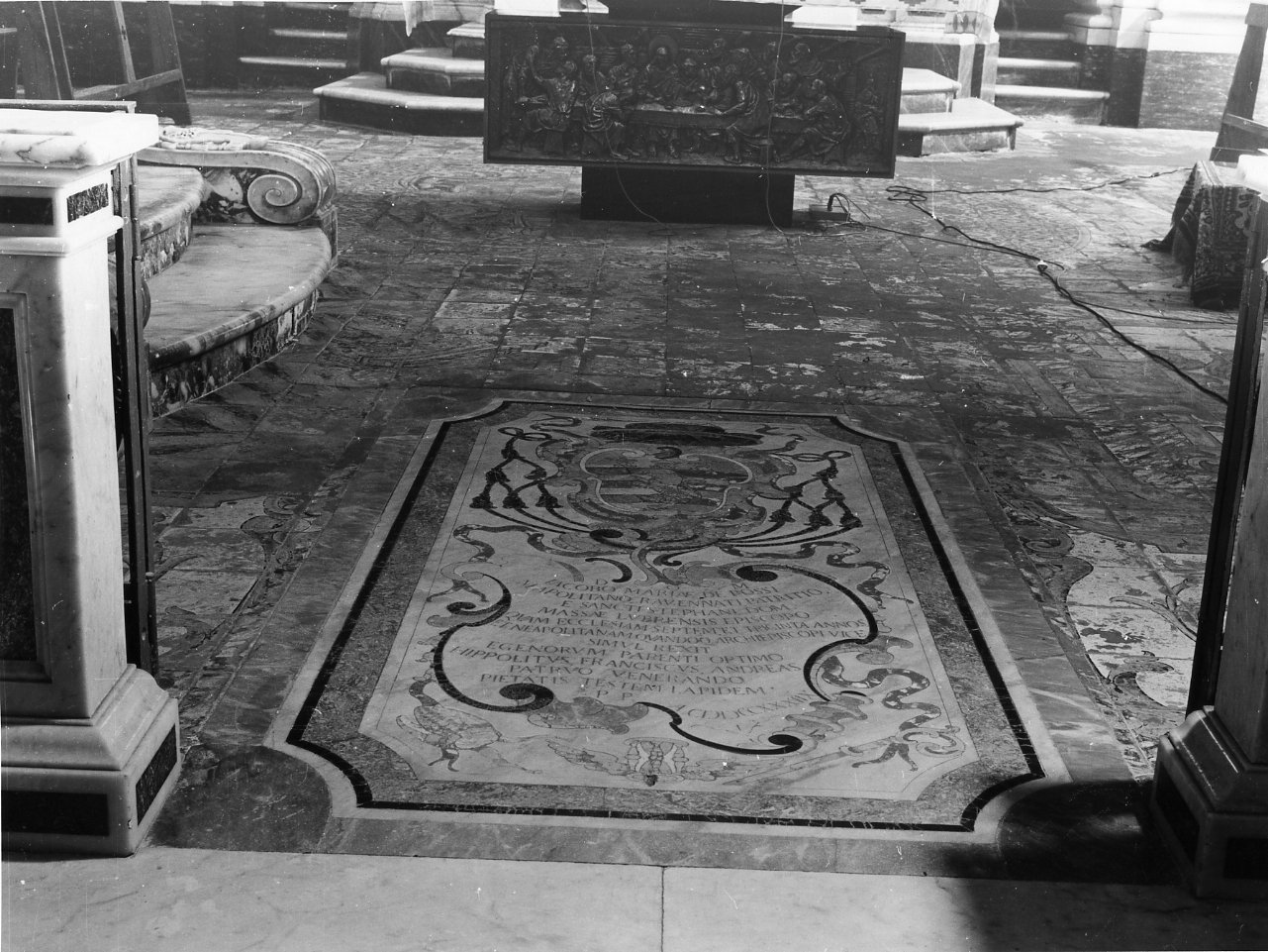 lapide tombale - bottega campana (sec. XVIII)