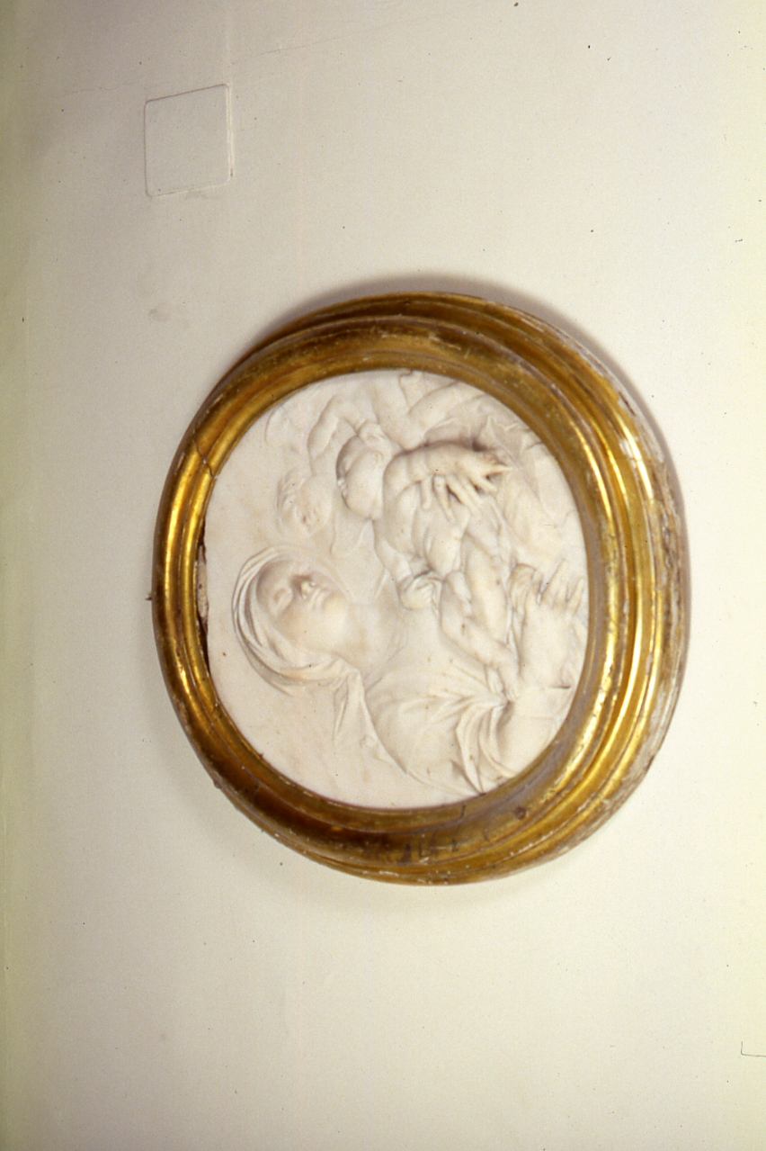 Madonna con Bambino (rilievo) di Sammartino Giuseppe (cerchia) (metà sec. XVIII)