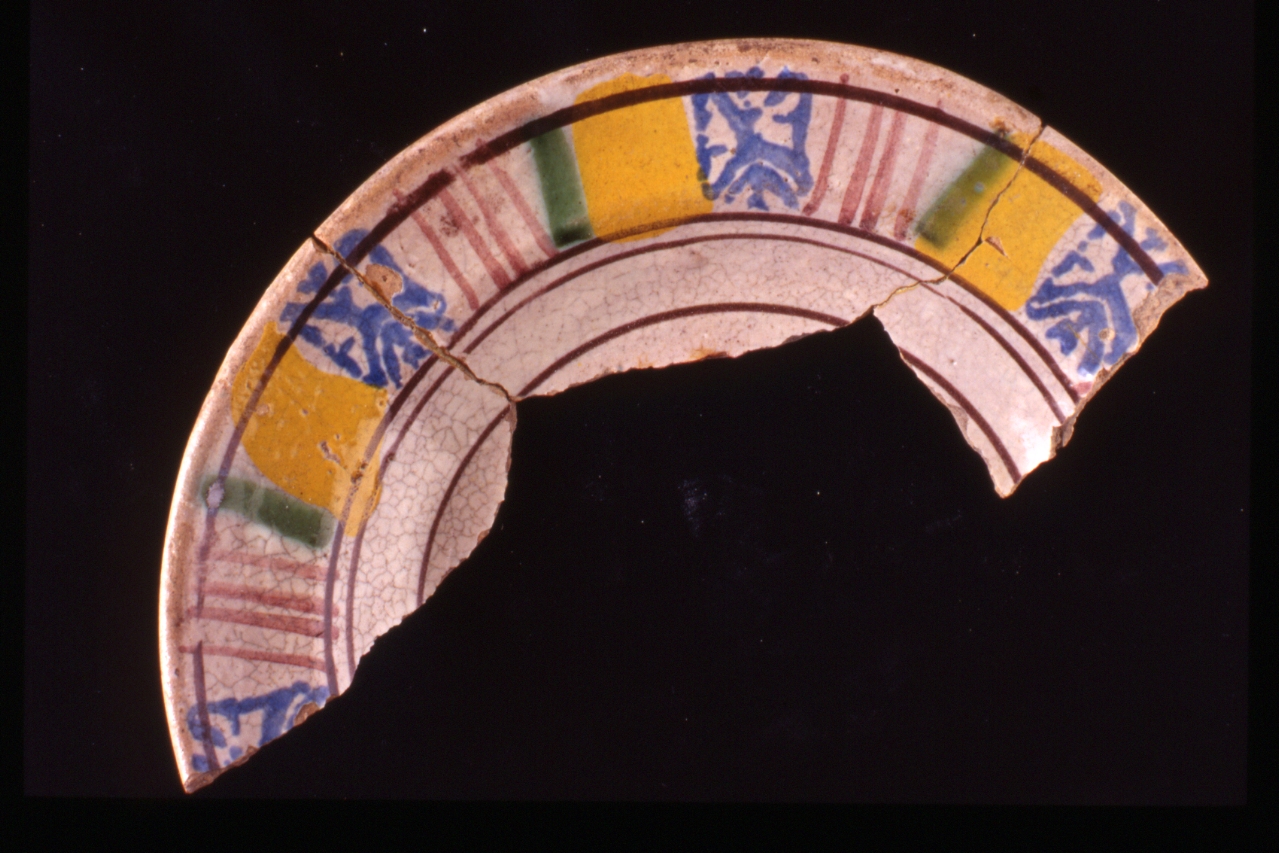 piatto, frammento - bottega napoletana (seconda metà sec. XVIII)