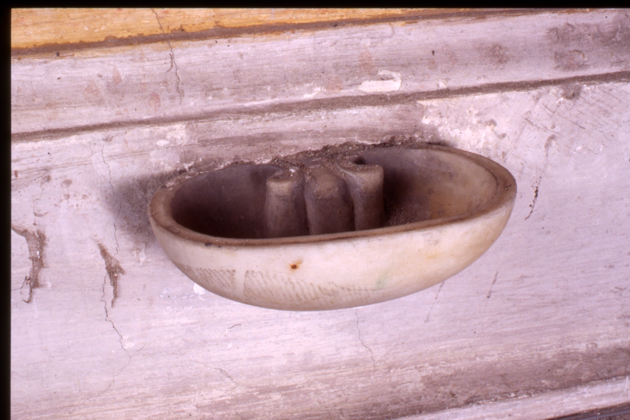 acquasantiera - bottega napoletana (inizio sec. XX)