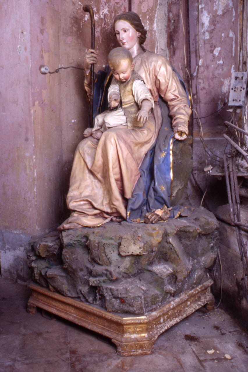 Madonna con Bambino (statua) di Cangi F, Della Gampa R (sec. XIX)