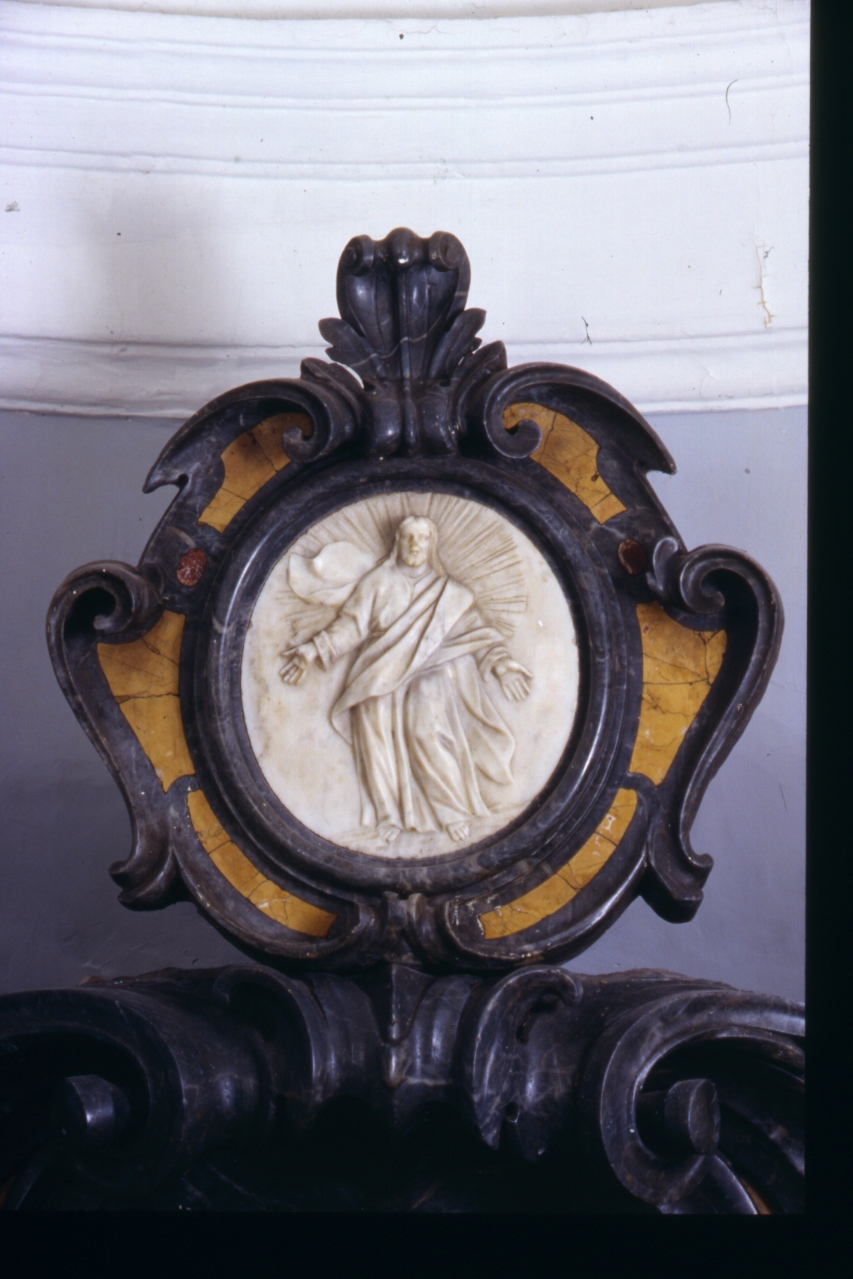 Cristo risorto (medaglione, elemento d'insieme) di Cartolaro Pasquale (ultimo quarto sec. XVIII)