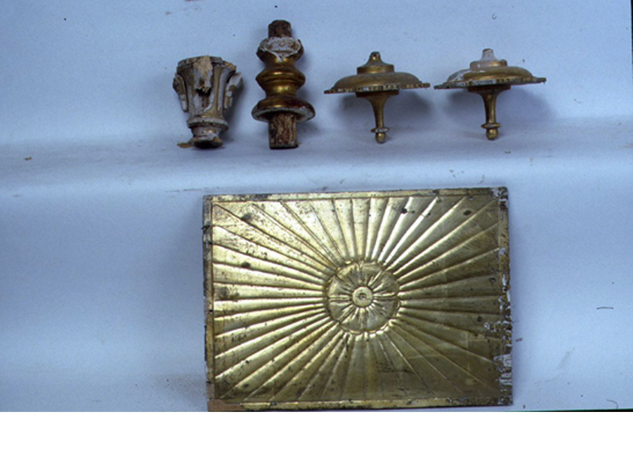 decorazione plastica, frammento - bottega napoletana (fine sec. XIX)