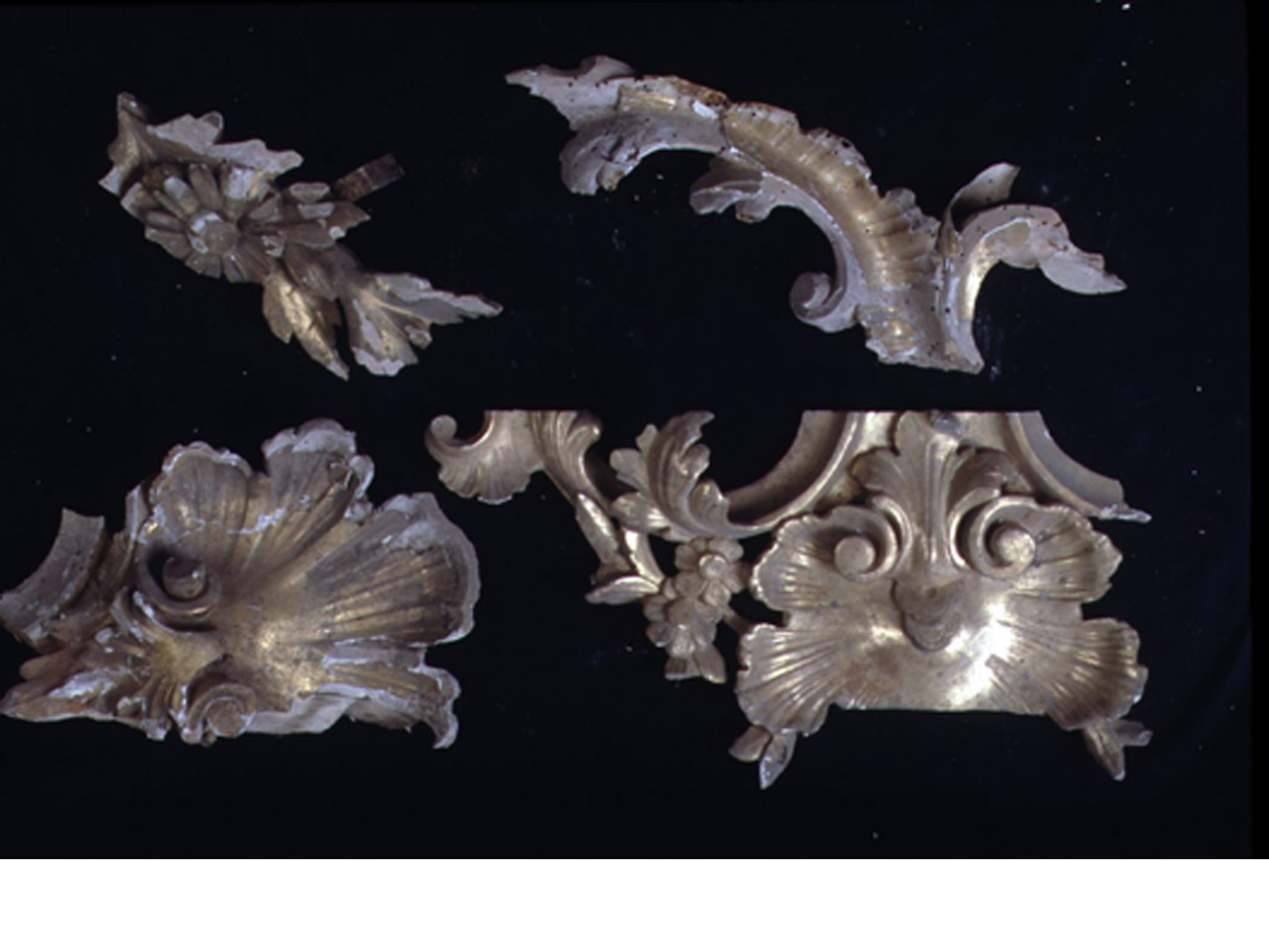 decorazione plastica, frammento - bottega napoletana (fine sec. XIX)