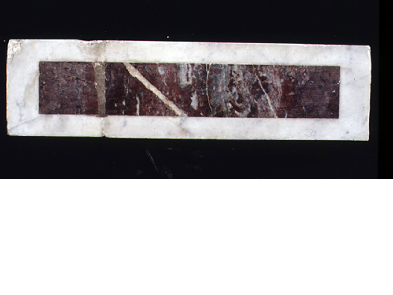 decorazione plastica, frammento - bottega napoletana (secondo quarto sec. XX)