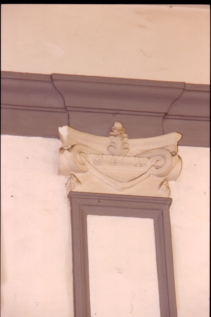 capitello composito, complesso decorativo - bottega napoletana (inizio sec. XX)