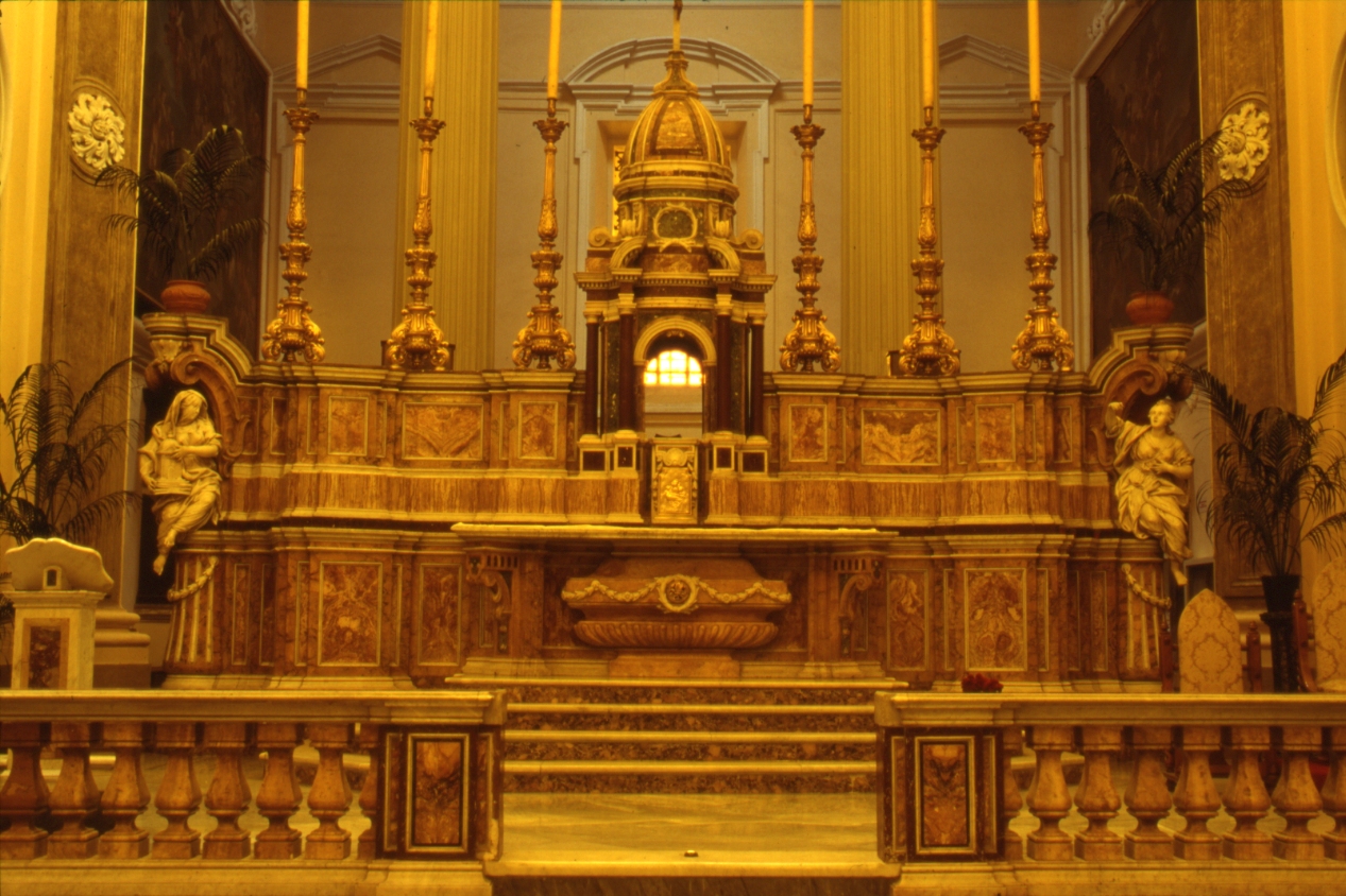 altare maggiore di Lionti Camillo, Viva Angelo (sec. XVIII)