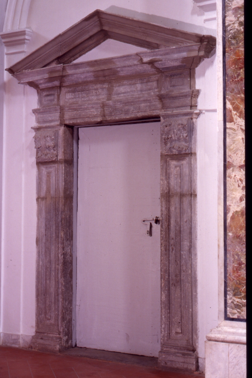 portale - bottega napoletana (metà sec. XVI)