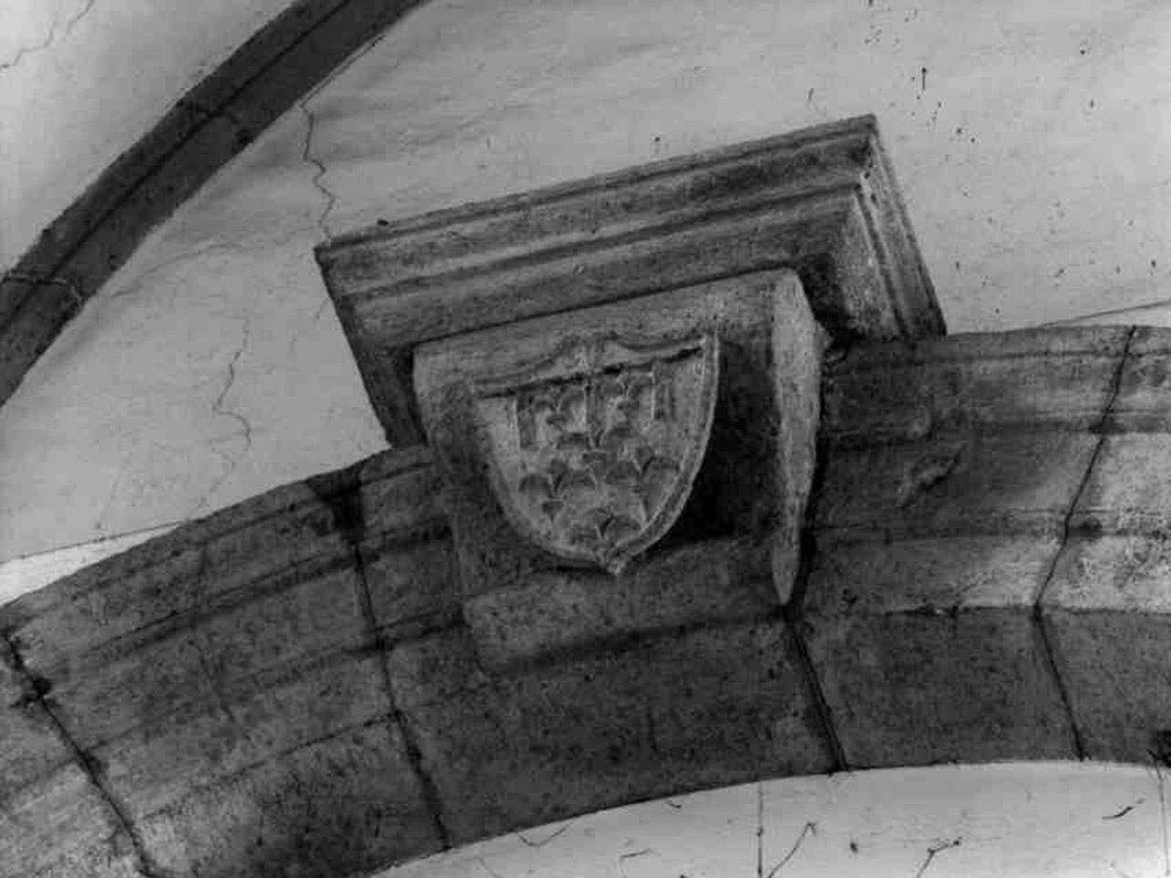 chiave d'arco - bottega napoletana (ultimo quarto sec. XIV)