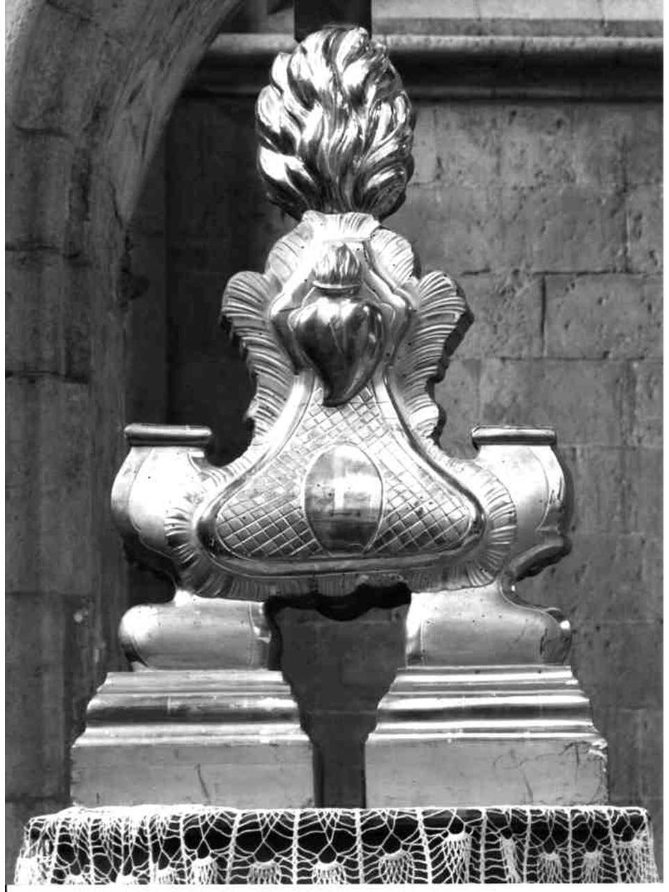 base per croce d'altare, elemento d'insieme - bottega napoletana (prima metà sec. XIX)