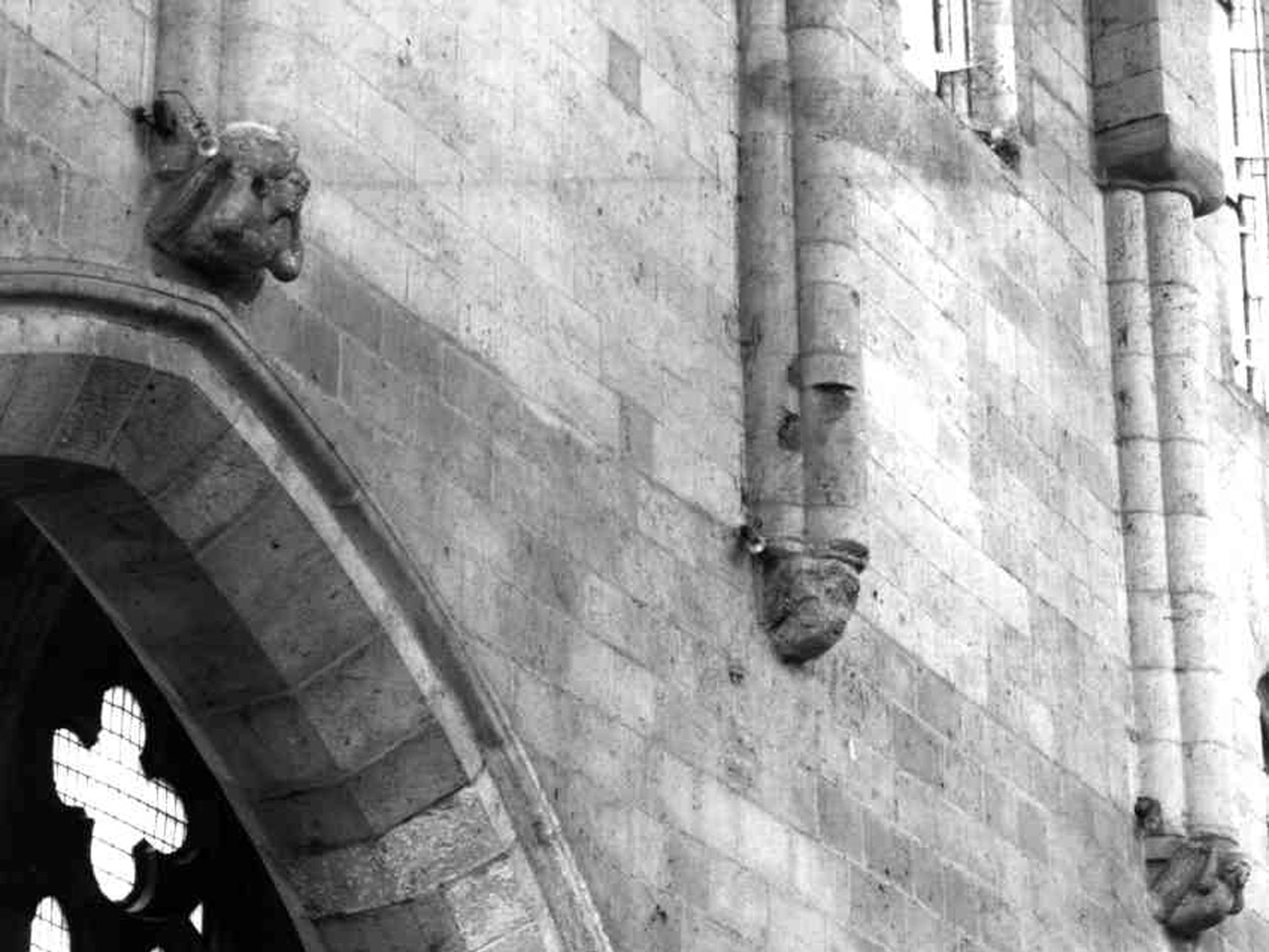 mensola, serie - bottega francese (ultimo quarto sec. XIII)