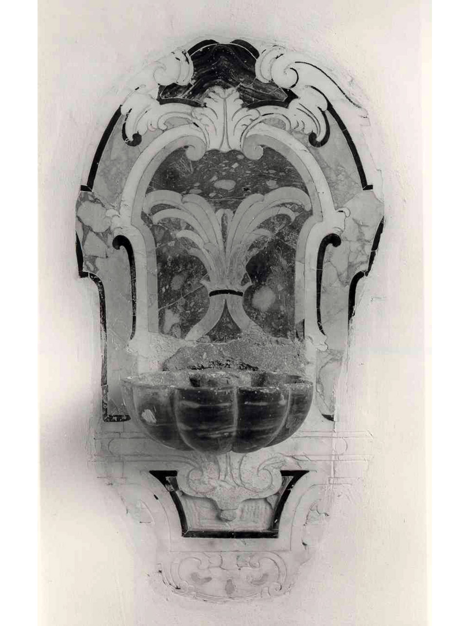 acquasantiera da parete - bottega napoletana (seconda metà sec. XVIII)