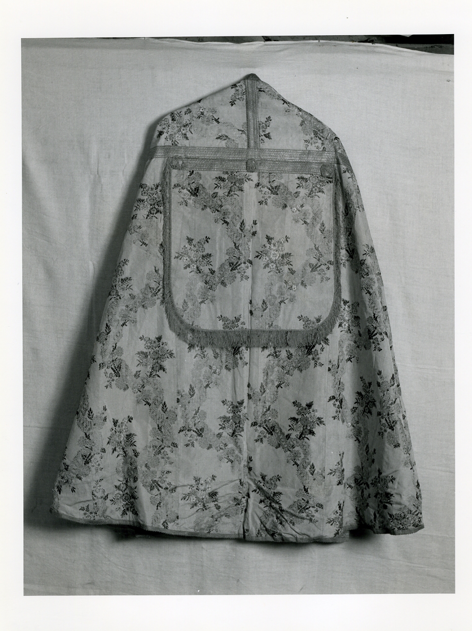 piviale - manifattura napoletana (prima metà sec. XIX)